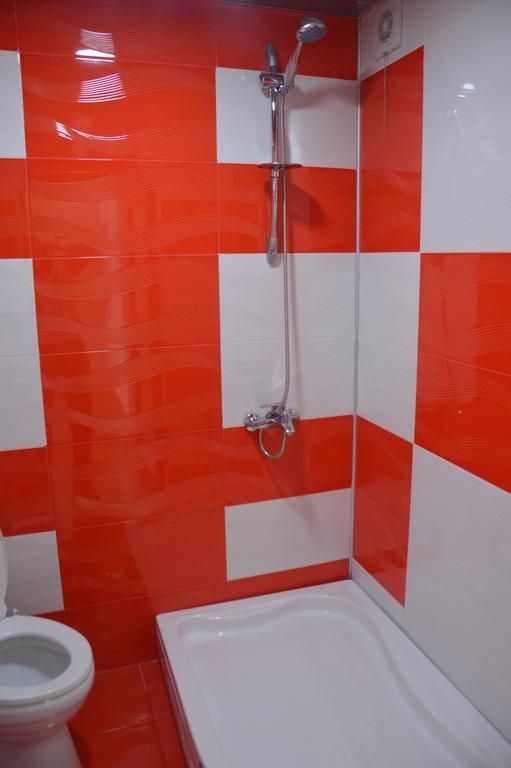 Irakli'S Apartment With Sea View Batumi Room photo