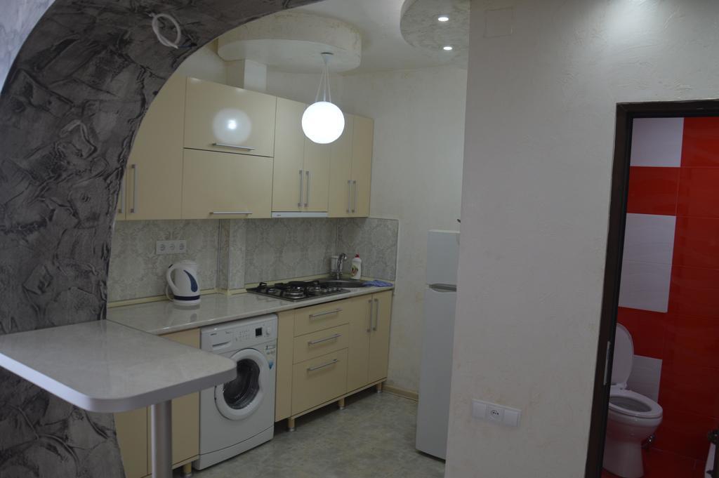 Irakli'S Apartment With Sea View Batumi Room photo