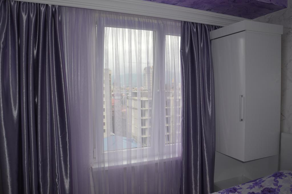 Irakli'S Apartment With Sea View Batumi Room photo