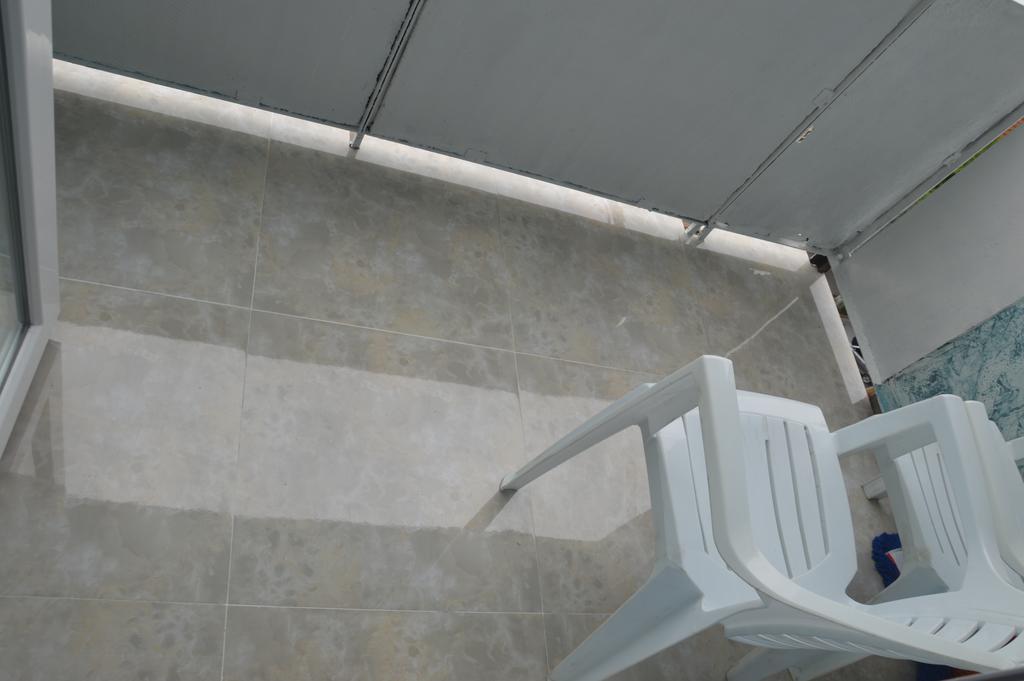 Irakli'S Apartment With Sea View Batumi Room photo