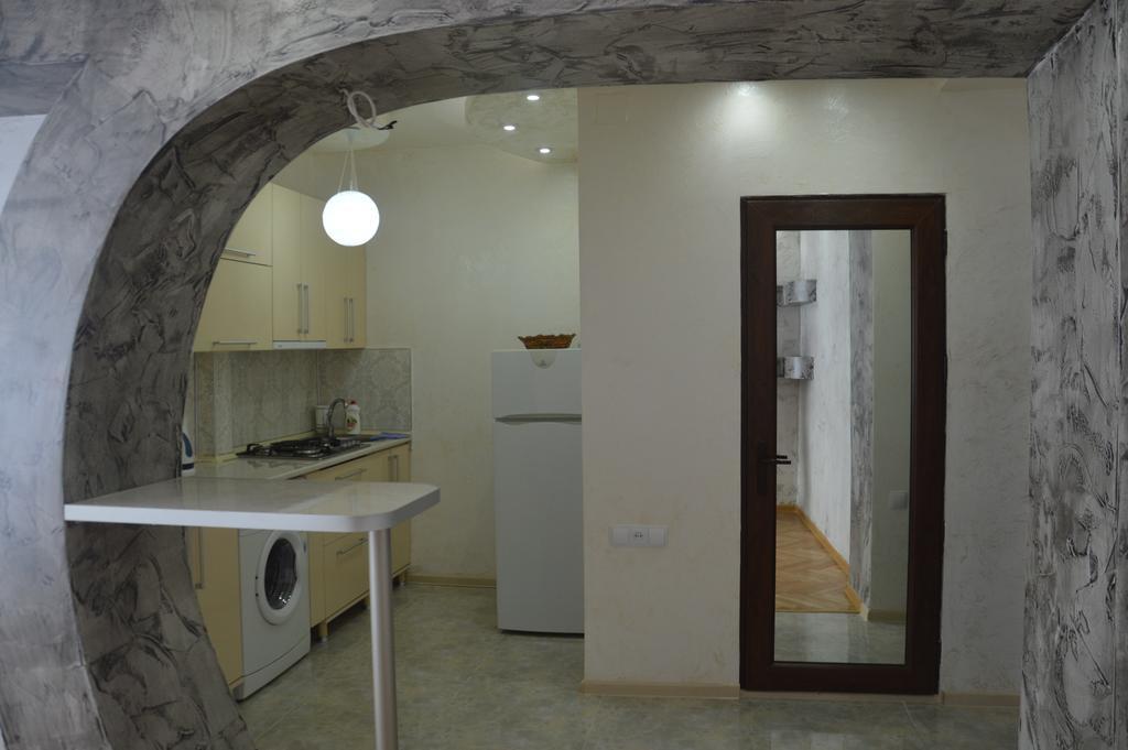 Irakli'S Apartment With Sea View Batumi Room photo